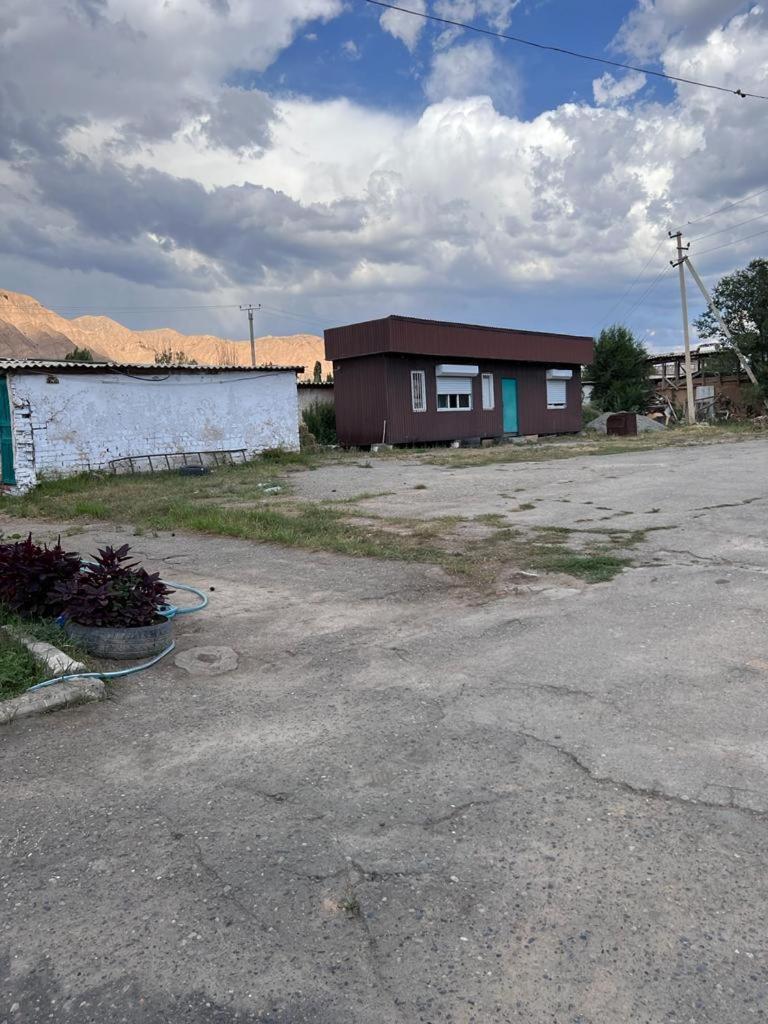 Guest House Jamal Naryn Екстер'єр фото